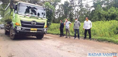 DPRD Kotim turun langsung mengecek kondisi jalan HM Arsyad,