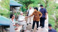 Ketua DPRD Kotim, Rinie Anderson bersama dengan Ketua Komisi III Sanidin dan Rambat melaksanakan reses di daerah pemilihannya.(RADO/RADAR SAMPIT)