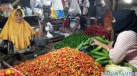 Harga lombok di pasar tradisional di Kota Sampit