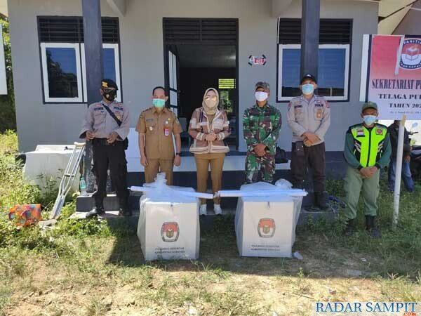 Wakil Bupati Seruyan Hj Iswanti mengunjungi sejumlah desa pelaksana pilkades serentak