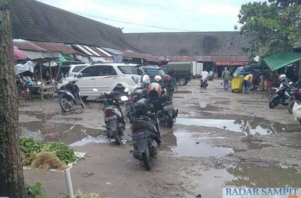 Pasar Indra Sari, Kelurahan Baru, Kecamatan Arsel, Kabupaten Kobar