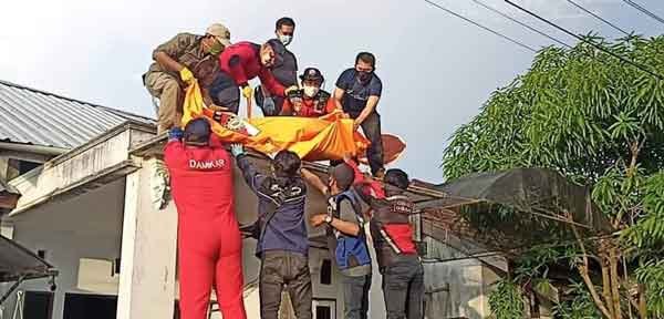 setrum-plafon Tewas di Plafon Rumah