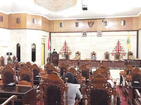 DPRD-KAPUAS Sampaikan Hasil Reses Dalam Paripurna