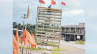 Baliho Partai dan Suara Walet Ganggu Warga