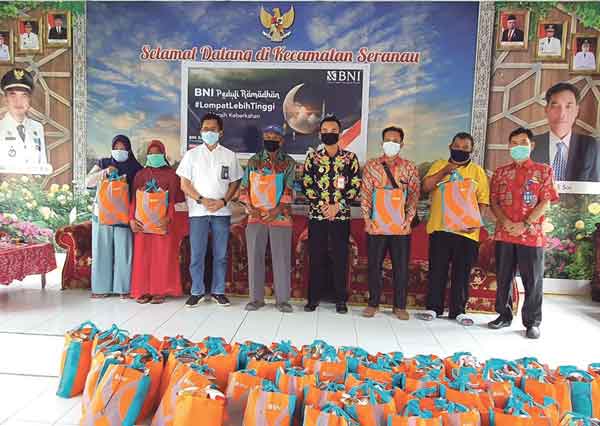 BNI Kantor Cabang Sampit Berbagi Sembako