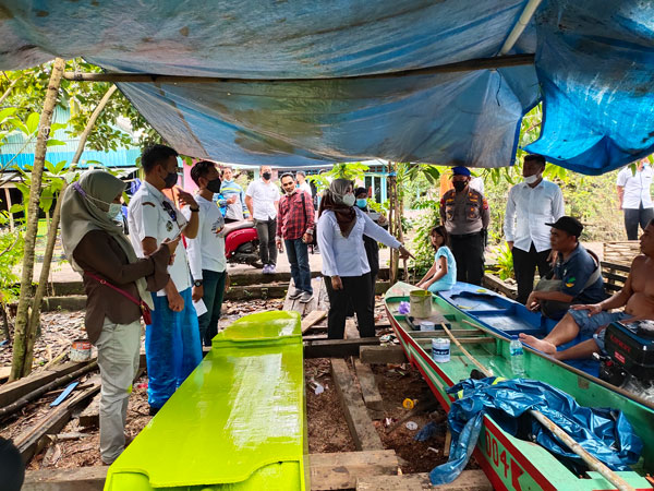 Lomba Balap Perahu Ces
