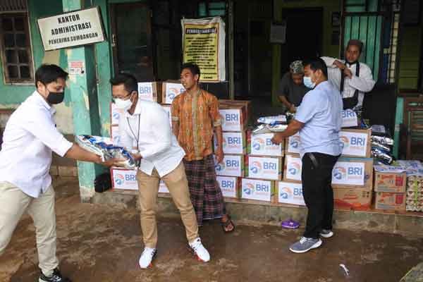 bri-1 BRI Sampit Berbagi Sembako untuk Panti Asuhan