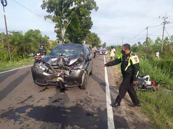 Ayah dan Anak Tewas di Jalan