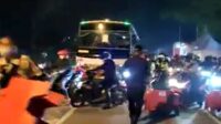 Beredar video penyekatan polisi dijebol pemudik