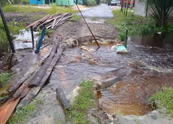 Jembatan Rusak