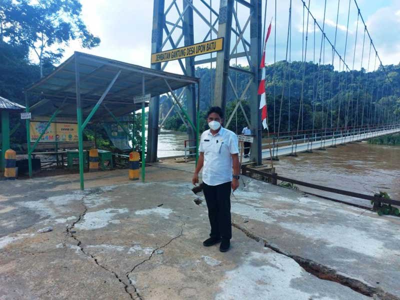 Jembatan rusak