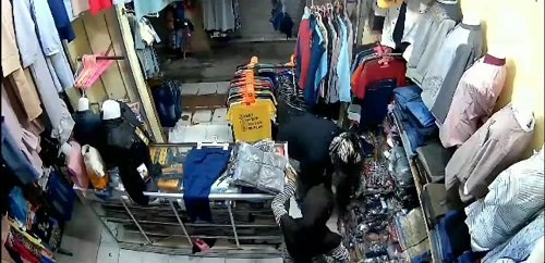 pencuri pakaian terekam cctv