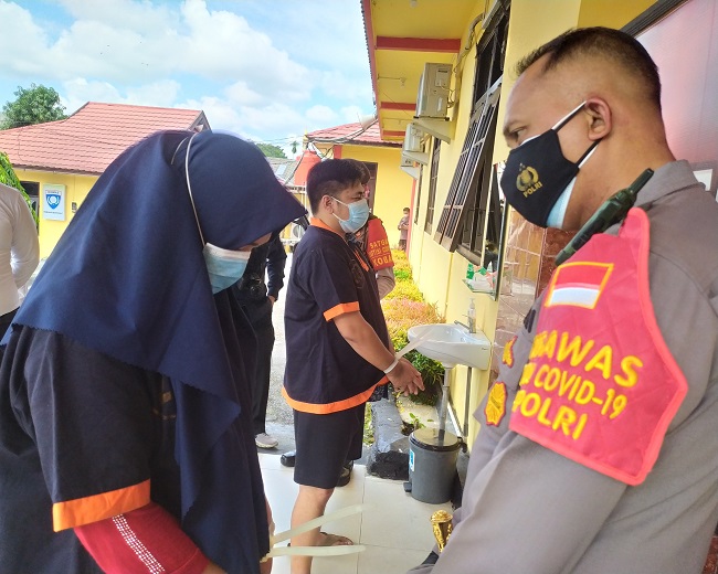 penipuan penjual emas