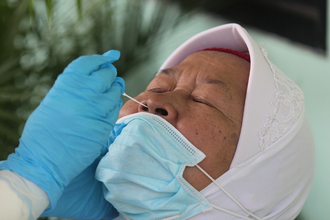 antrean PCR panjang