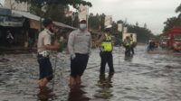 jalan sudirman banjir, kendaraan macet