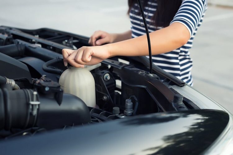 Masih Perlukah Memanaskan Mesin untuk Mobil Keluaran Terkini?