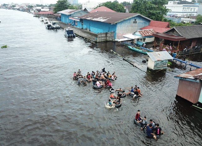 bahaya berenang di sungai arut