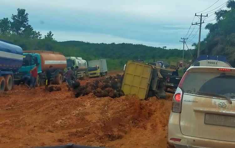 Jalan rusak parah lamandau