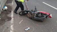 teknik jatuh dari motor yang aman