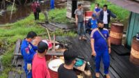 Kapal Hantam Lanting Warga
