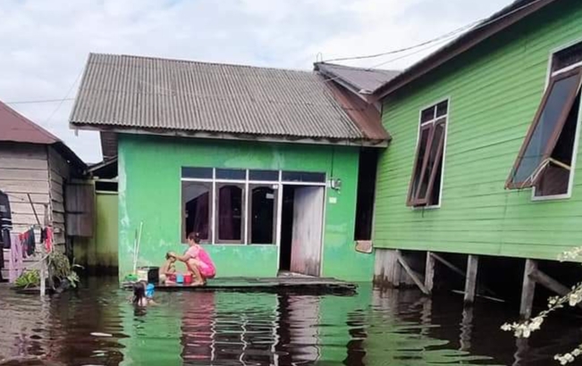 butuh air bersih korban banjir