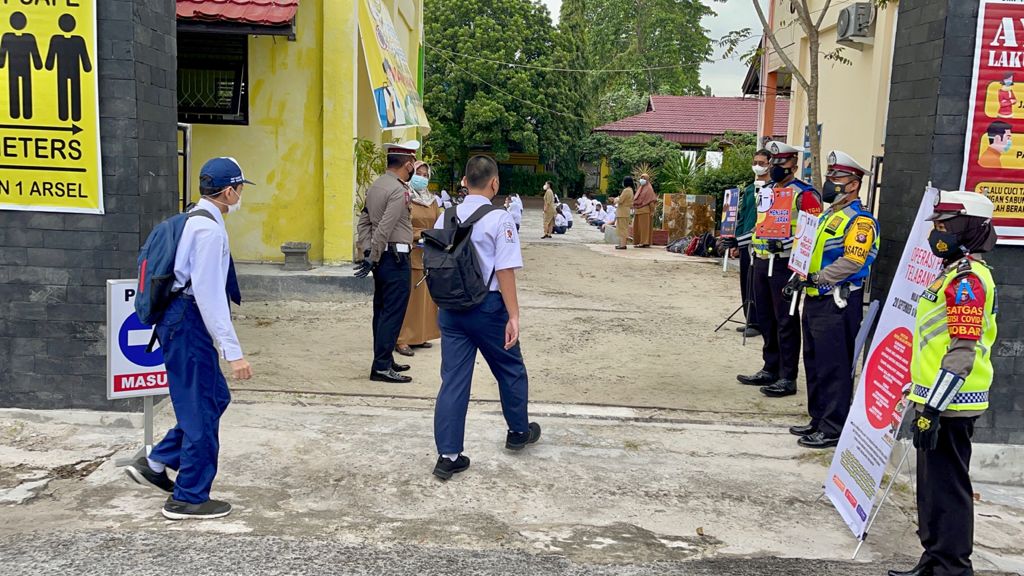 operasi patuh