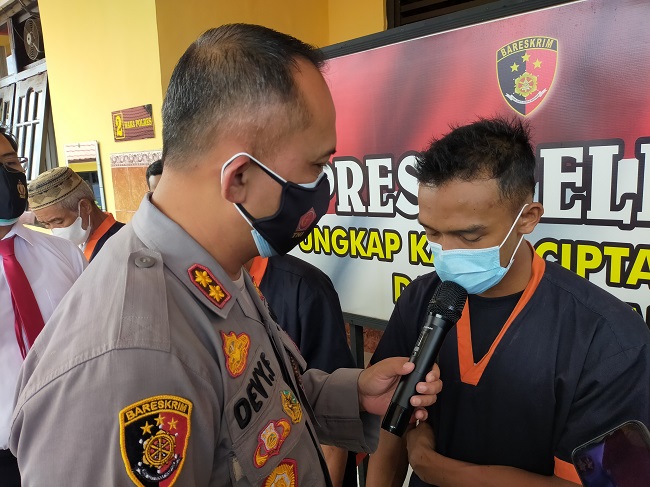 pembunuhan karyawati