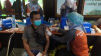 Ratusan Pelaku Wisata Kobar Jalani Vaksinasi