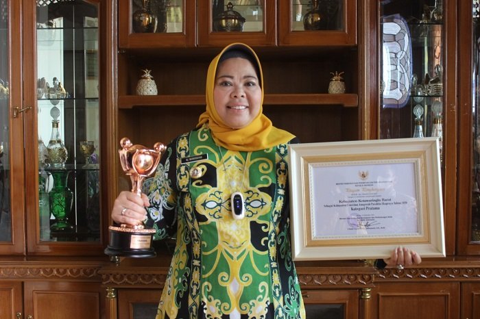 Kabupaten Kotawaringin Barat meraih penghargaan Anugerah Parahita Ekapraya