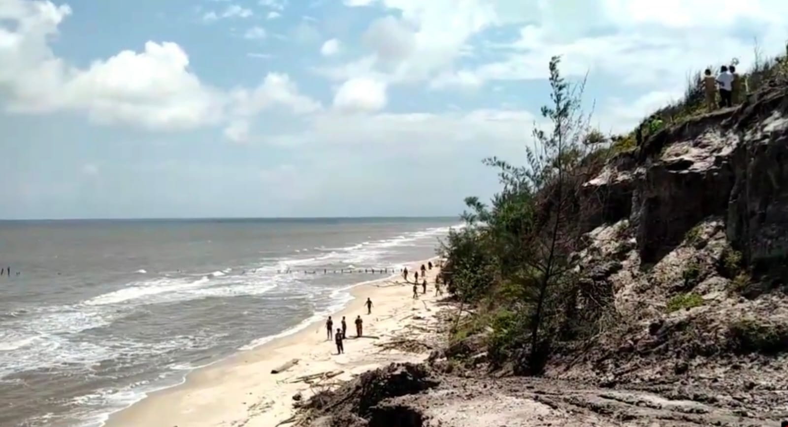 Pantai Tanjung  Selaka  Desa Sungai Damar
