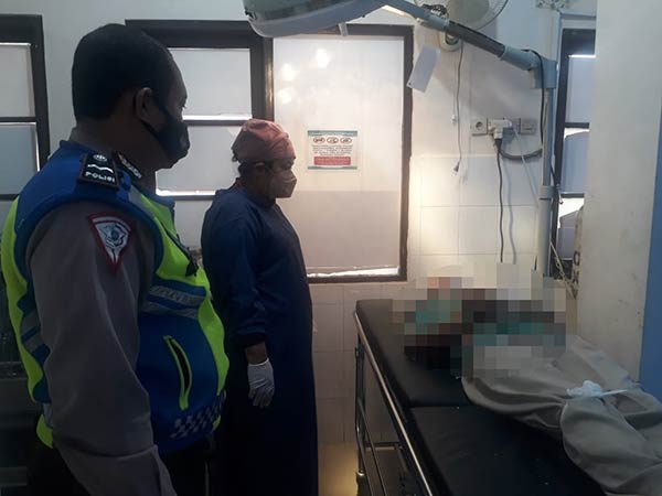 Pemotor Tewas Disambar Angkot