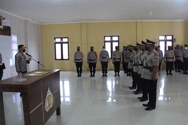 Dua Kapolsek di Kapuas Berganti