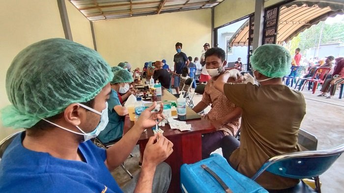 VAKSINASI ASTRAZENECA Target Vaksinasi Kobar Meningkat Drastis