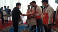 Abdul Rasyid bagi bonus atlet PON Kalteng Papua XX 2021
