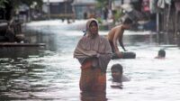 Banjir yang melanda 21 kelurahan di Kota Palangka Raya perlahan mulai surut