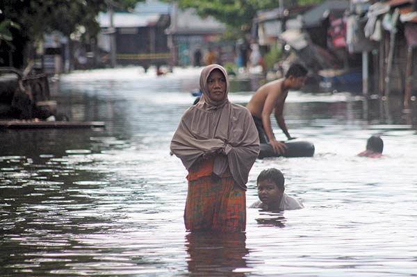 Banjir yang melanda 21 kelurahan di Kota Palangka Raya perlahan mulai surut