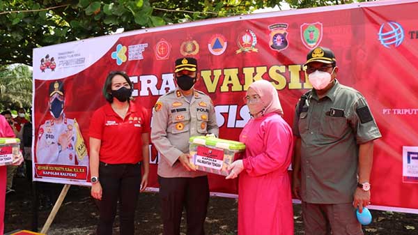 PT Gawi Bahandep Sawit Mekar dan Peradi Bantu Percepatan Vaksinasi Covid-19