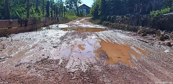 Jalan RT 01 Kotawaringin Hilir Memprihatinkan