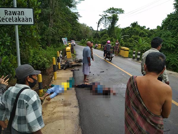 tabrakan bus sekolah milik PT Sawit Graha Manunggal (SGM)