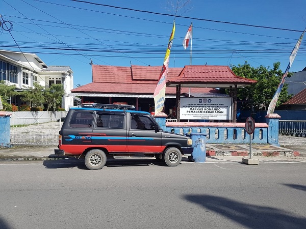 Larangan Parkir Depan Damkar Tak Digubris Warga