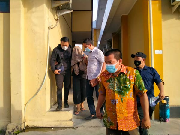Kejari Gunung Mas (Gumas) menahan oknum anggota DPRD
