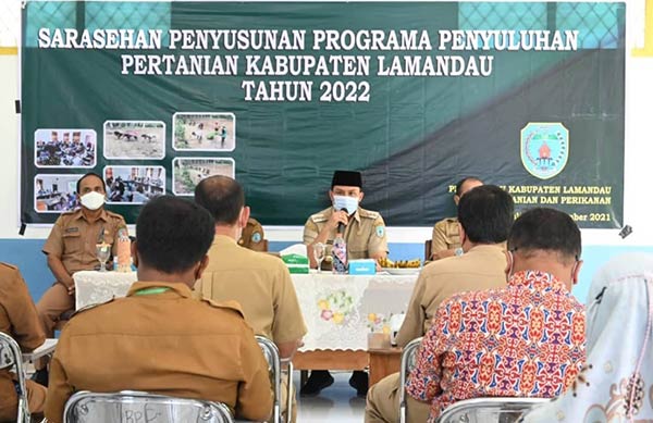 Sektor pertanian memegang peranan penting karena kontribusinya sangat nyata terhadap penyediaan pangan dan sumber pendapatan terutama komoditas strategis yaitu padi