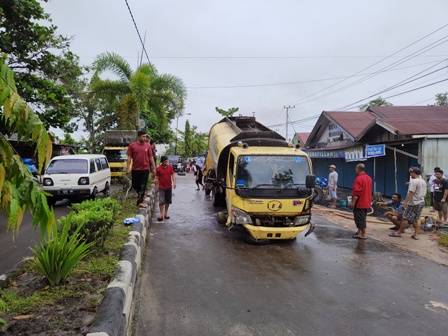 Anggota Komisi IV DPRD Kabupaten Kotawaringin Timur (Kotim) Handoyo J Wibowo menyarankan agar pengusaha angkutan (transportir)