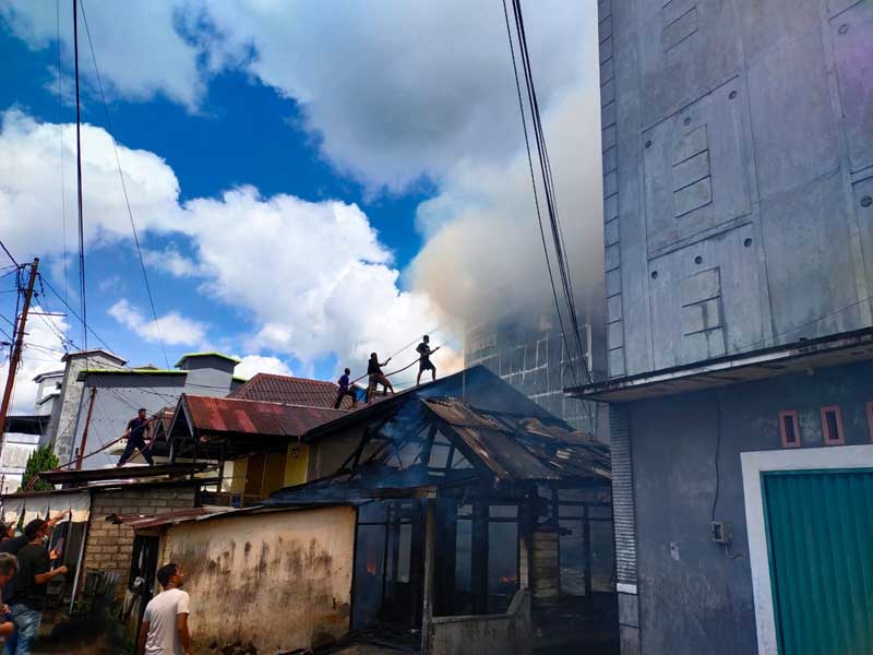 Sukamara,Api dari Kamar Hanguskan Gedung Walet