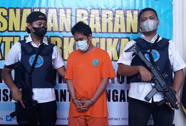 Bos kampung narkoba di Palangka Raya Salihin alias Saleh (35) meraup keuntungan besar dari bisnis sabu