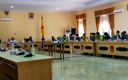 GAJI TAK CUKUP 1 Honorer Kemenag Mengadu Ke DPRD