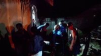 Warga Jalan Jepang Kabupaten Kapuas digegerkan dengan penemuan mayat seorang pemuda berinisial FL (30) yang tewas tergantung