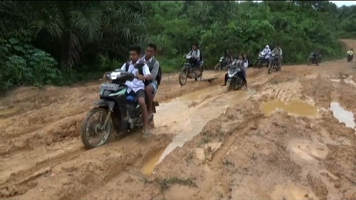 Infrastruktur Jalan Tiga Kecamatan Butuh Perhatian
