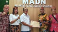 Koalisi masyarakat adat dan organisasi masyarakat Dayak Kalimantan Tengah melaporkan secara resmi Tariu Borneo Bangkule Rajakng (TBBR) atau Pasukan Merah