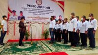 Bupati Kotawaringin Timur (Kotim) Halikinnor mengukuhkan pengurus Lembaga Pembinaan dan Pengembangan Pesta Paduan Suara Gerejani Katolik Daerah